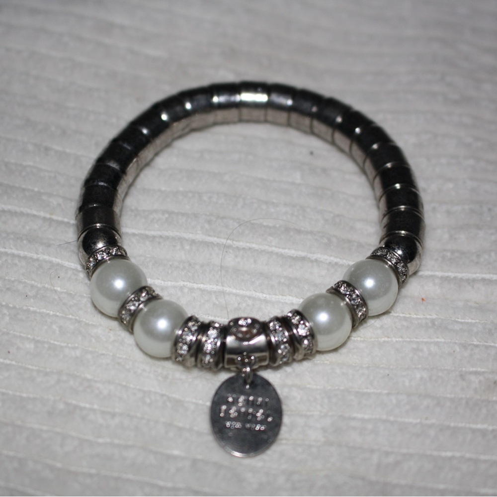 Henri Bendel Vintage Silver and Black Beaded Bracelet - Picture 2 of 4